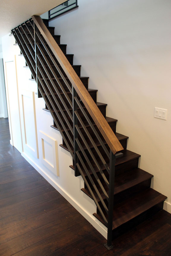 I26 Contemporary Stair Rail with Wood Top